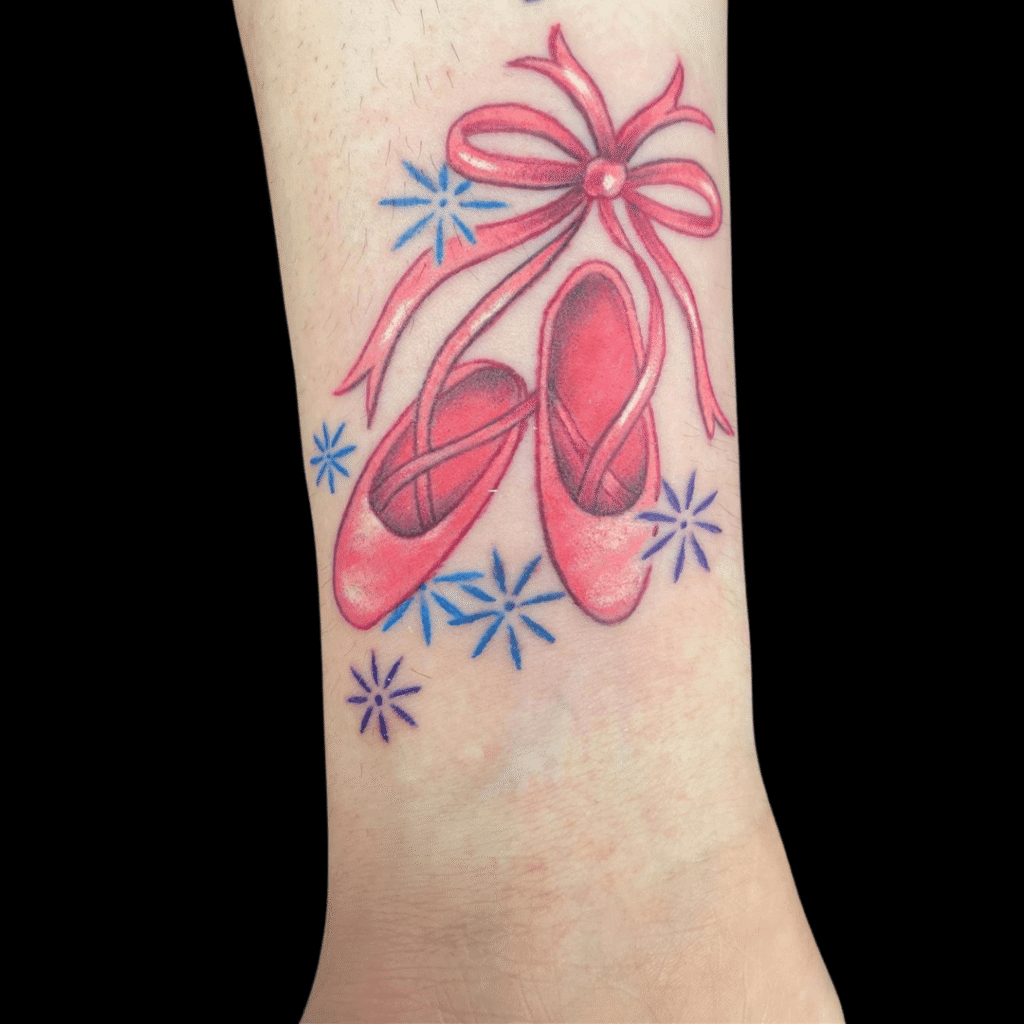Colourful ballerina shoes. Duncan’s tattoo artistry is available in both Basingstoke UK, and Cehegín, Spain. zapatos de bailarina en color. Duncan esta disponible para hacer tatuajes en Basingstoke, Inglaterra, y Cehegín, España.